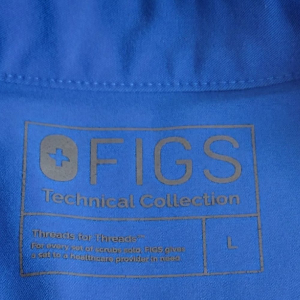FIGS Technical Collection Rafaela Oversized Sleeveless Split Neck Scrub Top Blue - Picture 7 of 10